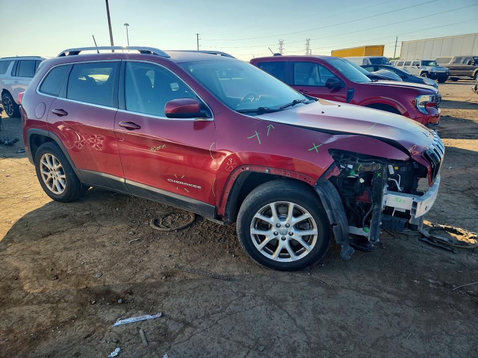 66930746 :رقم المزاد ، 1C4PJLCB8GW273933 vin ، 2016 Jeep Cherokee مزاد بيع