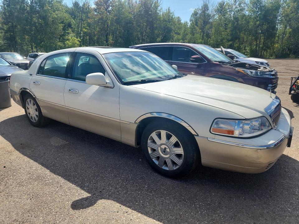 Продаж на аукціоні авто 2005 Lincoln Town Car, vin: 1LNHM82W45Y650719, номер лоту: 66040416