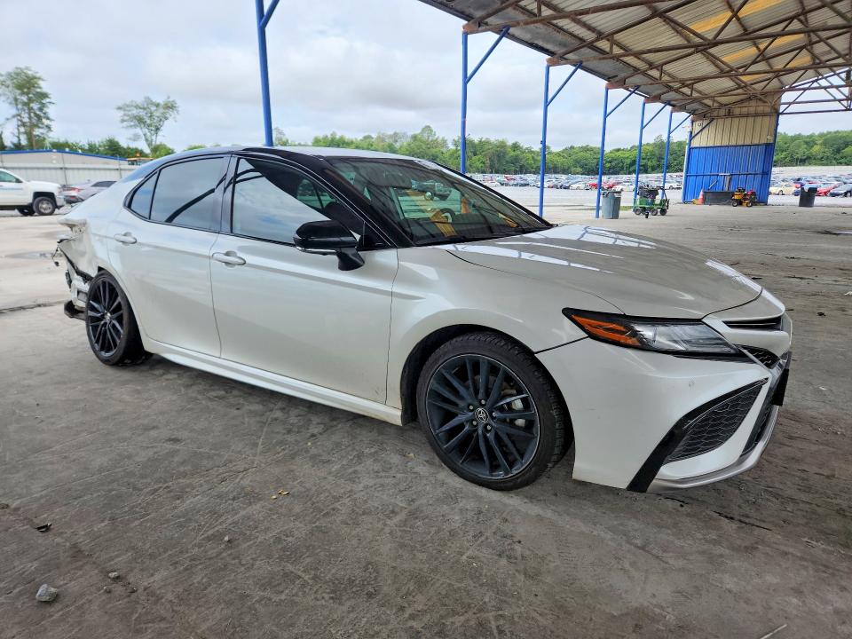 Продаж на аукціоні авто 2022 Toyota Camry, vin: 4T1K31AK5NU044643, номер лоту: 64101796