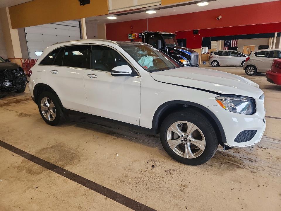 64417956 :رقم المزاد ، WDC0G4KB8JV028855 vin ، 2018 Mercedes-benz Glc مزاد بيع