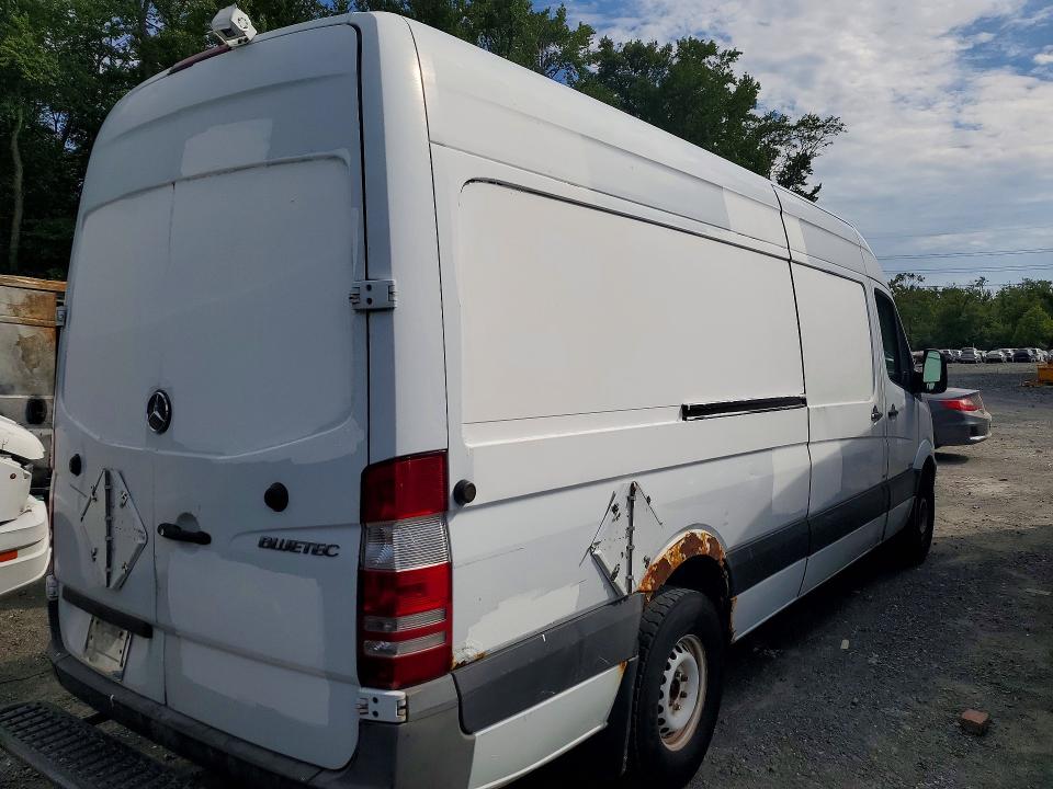 63600206 :رقم المزاد ، WD3PE8CB7B5586563 vin ، 2011 Mercedes-benz Sprinter مزاد بيع