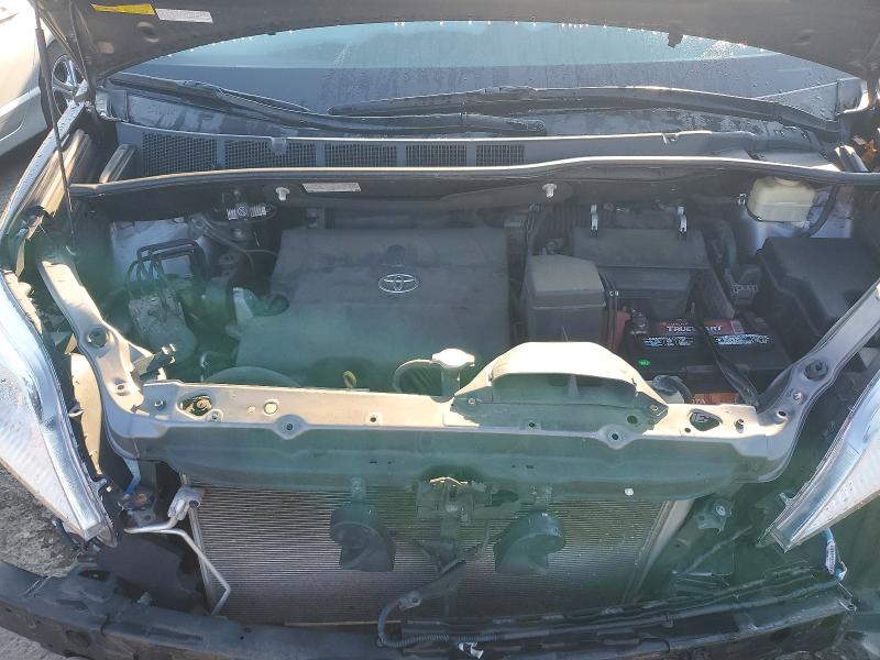 64212786 :رقم المزاد ، 5TDDK3DC7GS142693 vin ، 2016 Toyota Sienna مزاد بيع