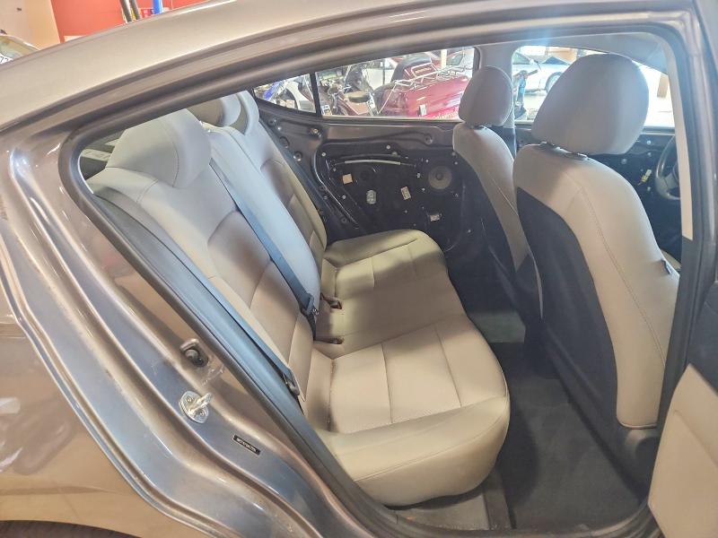 Продаж на аукціоні авто 2018 Hyundai Elantra, vin: 5NPD74LF0JH275151, номер лоту: 64632016