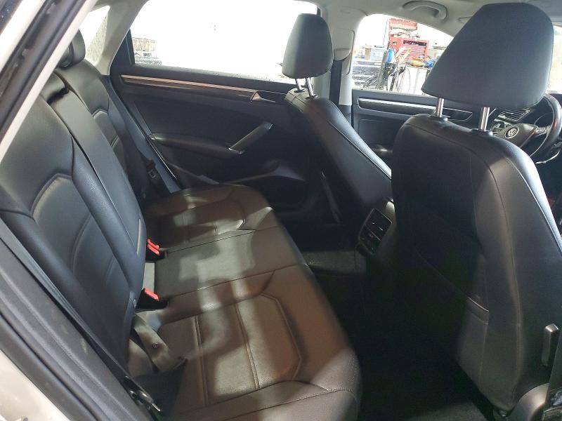 67151906 :رقم المزاد ، 1VWBA7A36JC021889 vin ، 2018 Volkswagen Passat مزاد بيع