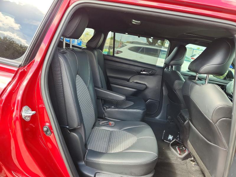 Продаж на аукціоні авто 2021 Toyota Highlander, vin: 5TDLZRAH4MS067635, номер лоту: 64702676