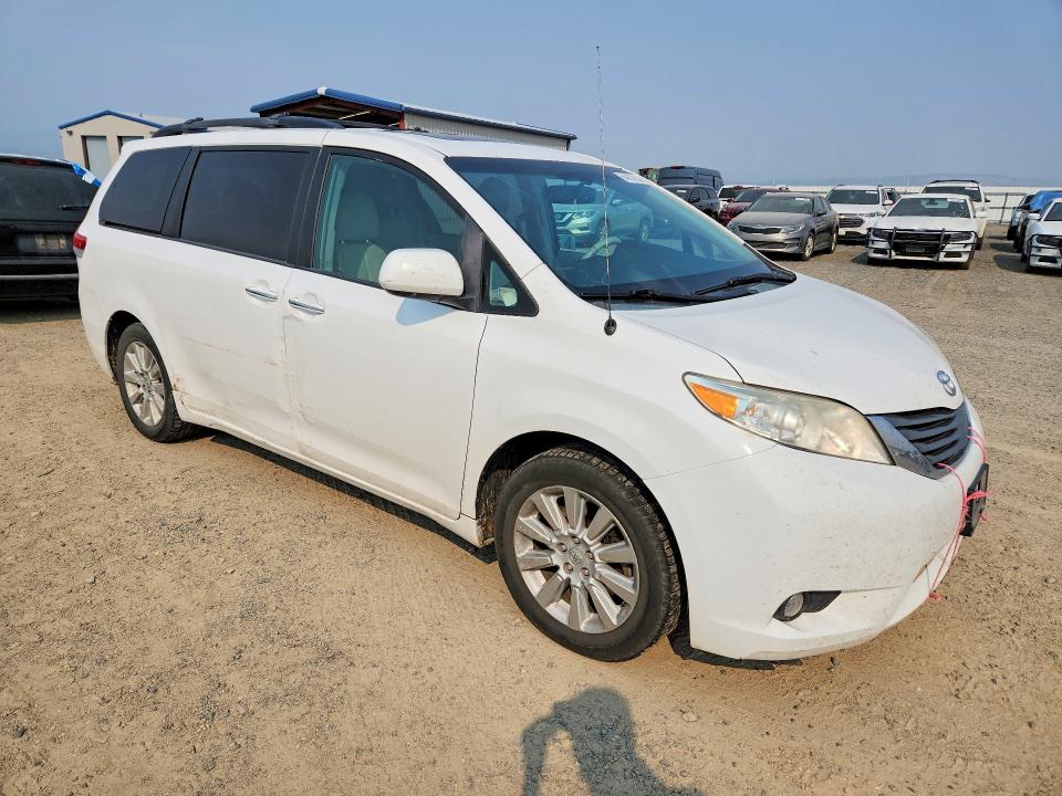 2013 Toyota Sienna მანქანა იყიდება აუქციონზე, vin: 5TDDK3DC9DS066647, აუქციონის ნომერი: 64931256