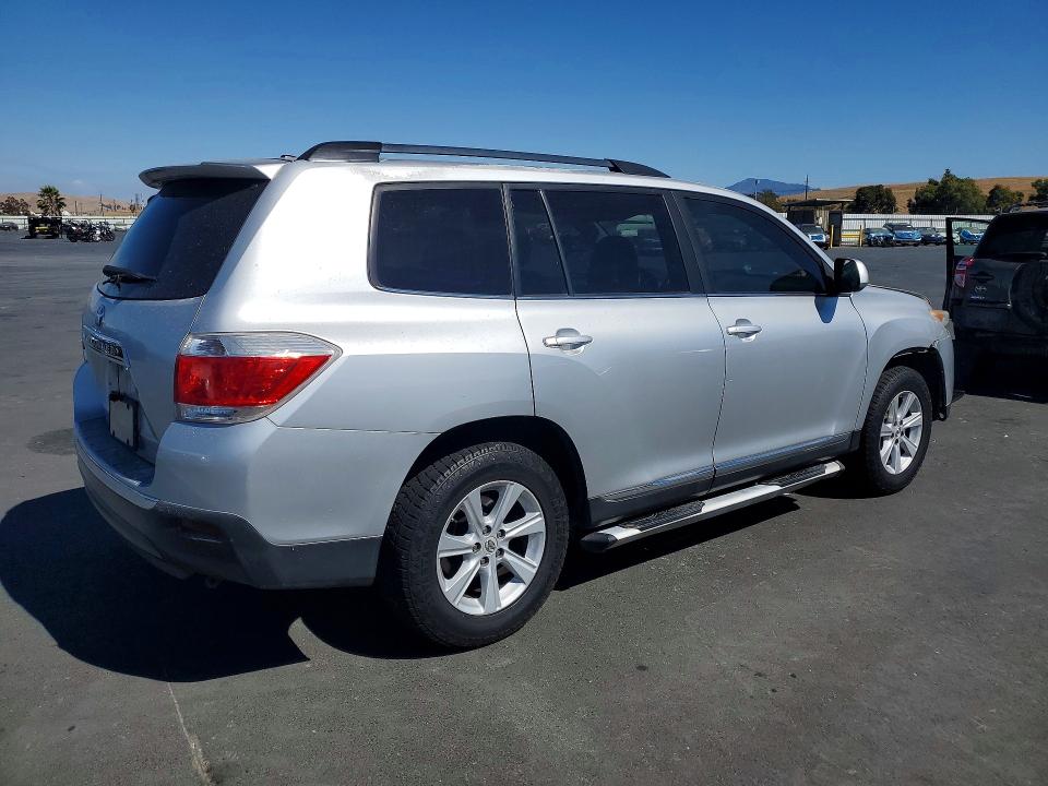 64158226 :رقم المزاد ، 5TDZA3EH3CS025562 vin ، 2012 Toyota Highlander مزاد بيع