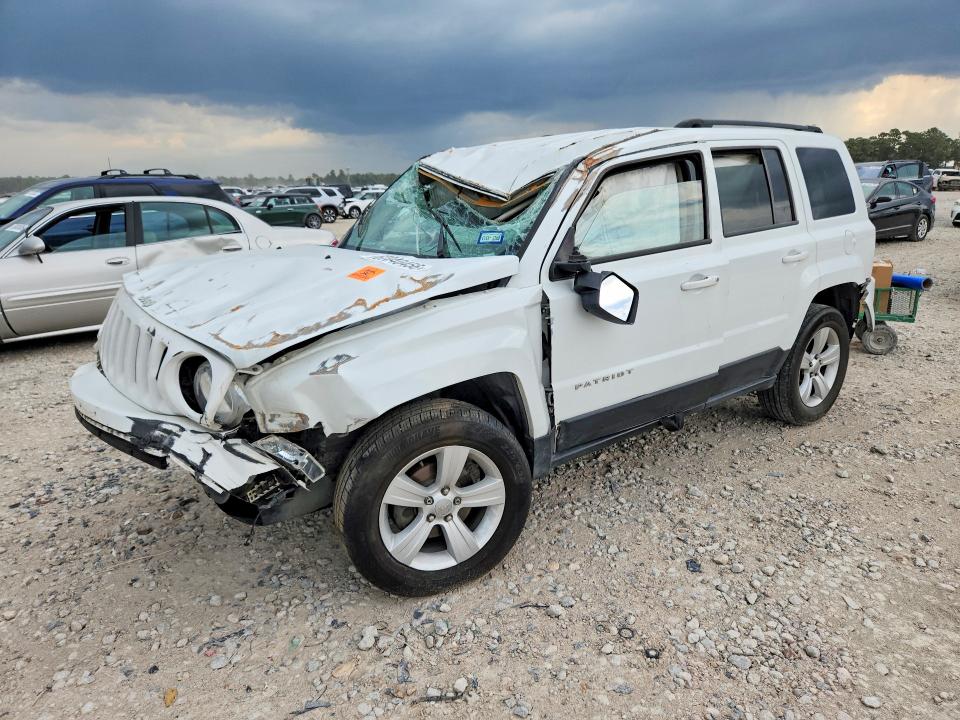 67040456 :رقم المزاد ، 1C4NJPBB4FD348993 vin ، 2015 Jeep Patriot مزاد بيع