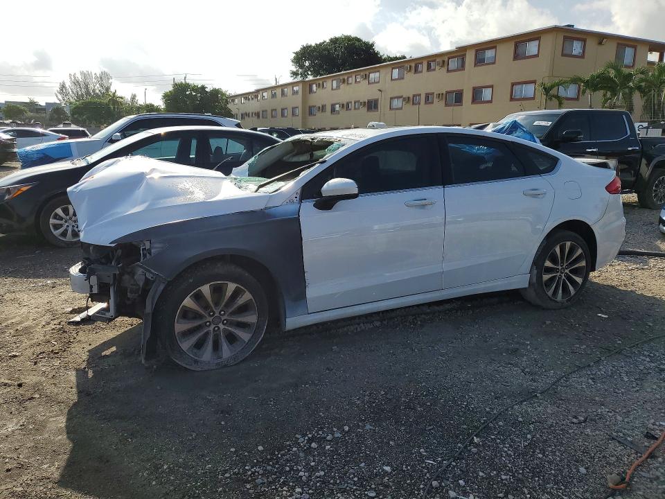 2020 Ford Fusion მანქანა იყიდება აუქციონზე, vin: 3FA6P0T94LR190931, აუქციონის ნომერი: 65819546