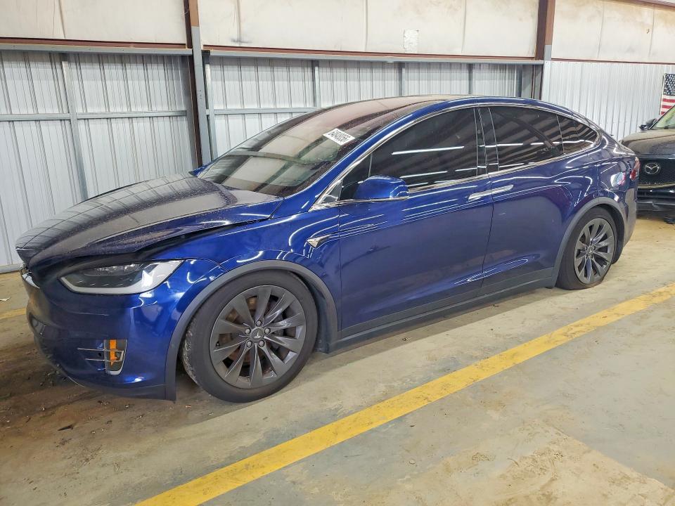 64848056 :رقم المزاد ، 5YJXCBE27JF100935 vin ، 2018 Tesla Model X مزاد بيع