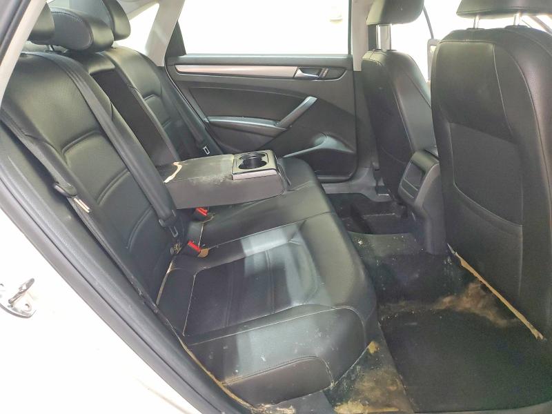 61451736 :رقم المزاد ، 1VWAT7A39EC037516 vin ، 2014 Volkswagen Passat مزاد بيع