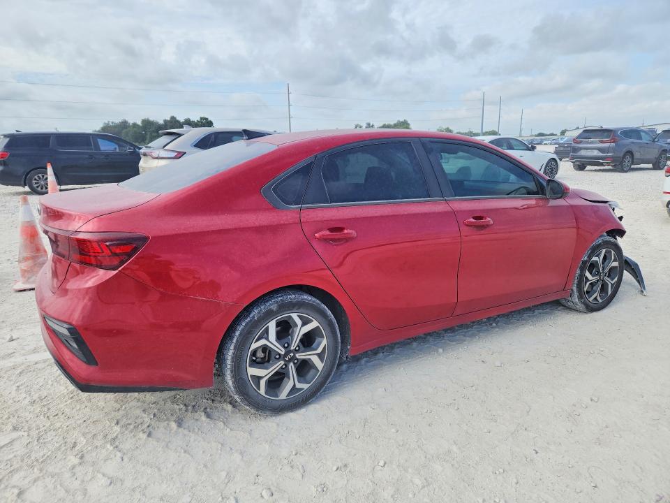 64085476 :رقم المزاد ، 3KPF24AD6ME387700 vin ، 2021 Kia Forte مزاد بيع