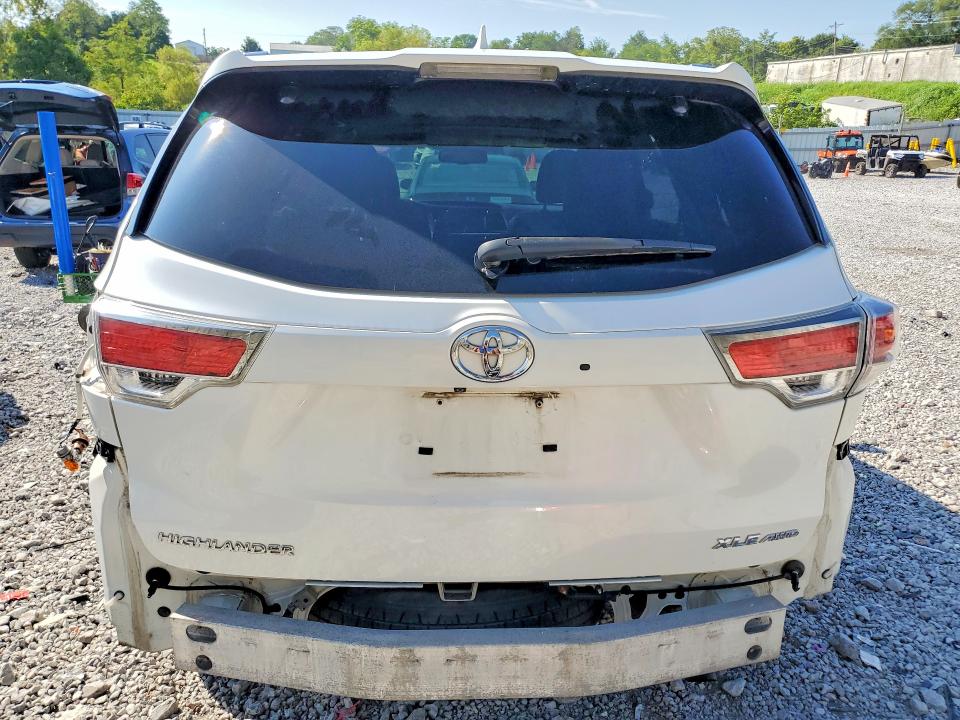 Продажа на аукционе авто 2016 Toyota Highlander, vin: 5TDJKRFH4GS317772, номер лота: 63130106