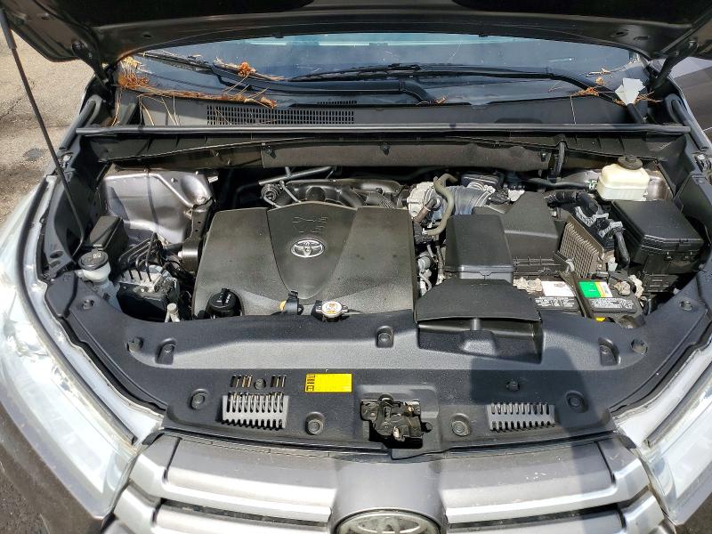 2018 Toyota Highlander მანქანა იყიდება აუქციონზე, vin: 5TDJZRFH4JS534807, აუქციონის ნომერი: 64615476