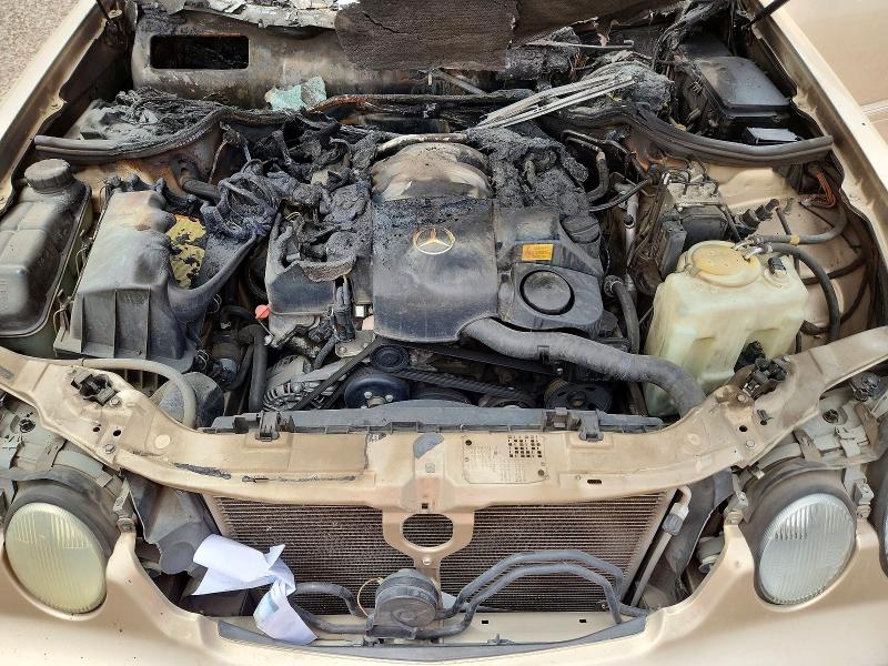 63598356 :رقم المزاد ، WDBJF65J6YB126837 vin ، 2000 Mercedes-benz E مزاد بيع