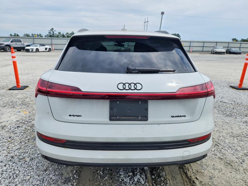 2022 Audi E-tron მანქანა იყიდება აუქციონზე, vin: WA1LAAGE8NB042262, აუქციონის ნომერი: 66478766