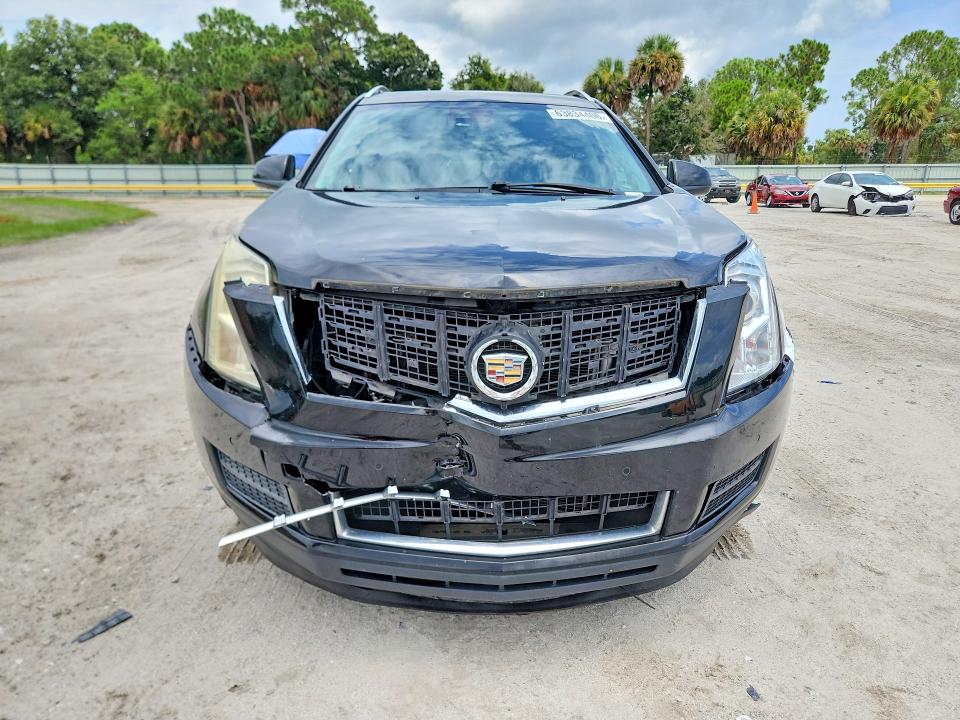 63834406 :رقم المزاد ، 3GYFNBE38FS555641 vin ، 2015 Cadillac Srx مزاد بيع