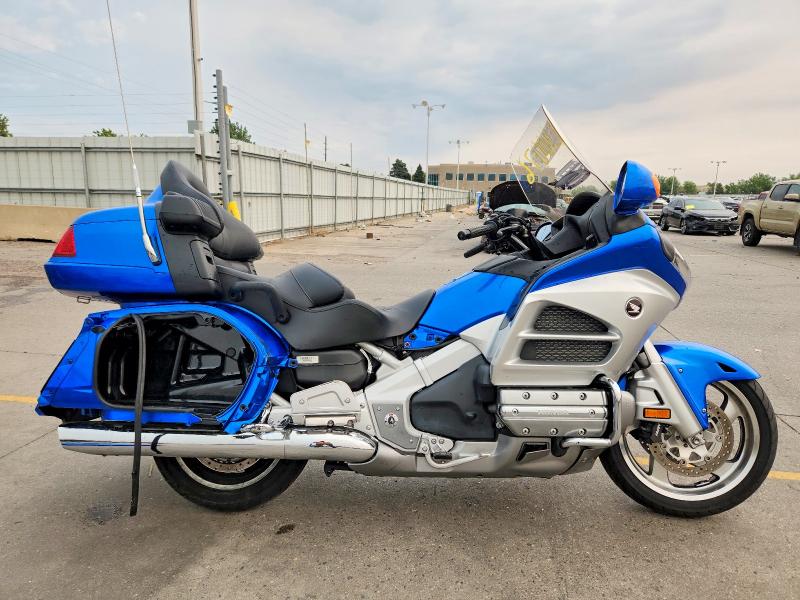 63240076 :رقم المزاد ، JH2SC68G1CK001355 vin ، 2012 Honda Gl1800 مزاد بيع