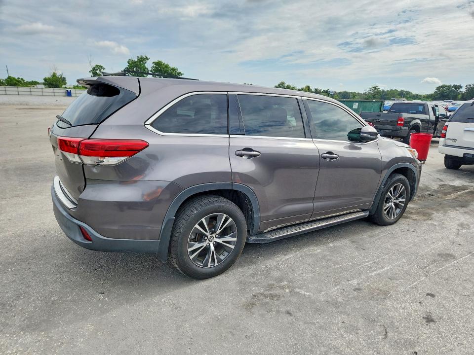 2017 Toyota Highlander მანქანა იყიდება აუქციონზე, vin: 5TDZARFH9HS023291, აუქციონის ნომერი: 63844726