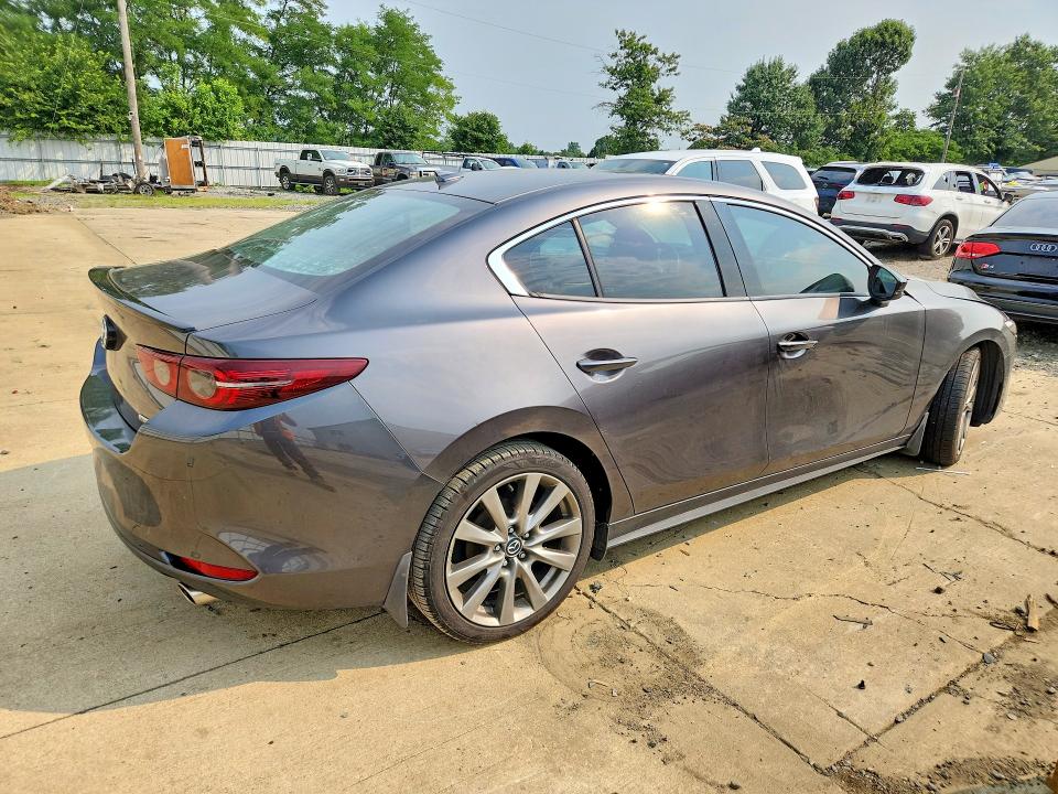 2020 Mazda 3 მანქანა იყიდება აუქციონზე, vin: 3MZBPBEMXLM131768, აუქციონის ნომერი: 64671696