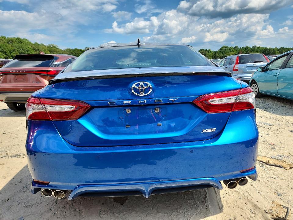 Продаж на аукціоні авто 2018 Toyota Camry, vin: 4T1B61HK9JU093013, номер лоту: 65888096