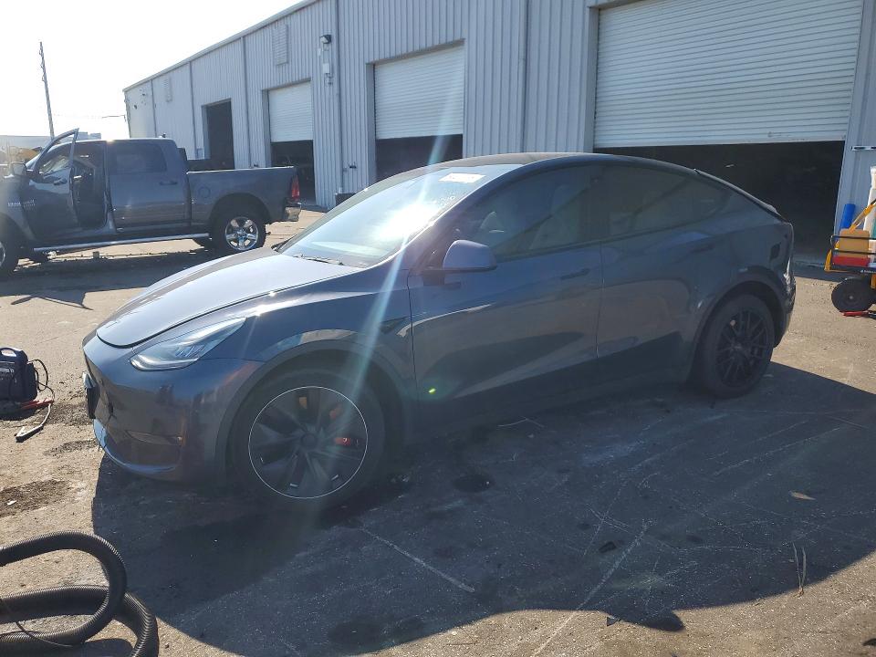 Продажа на аукционе авто 2021 Tesla Model Y, vin: 5YJYGDEE3MF073381, номер лота: 64470796