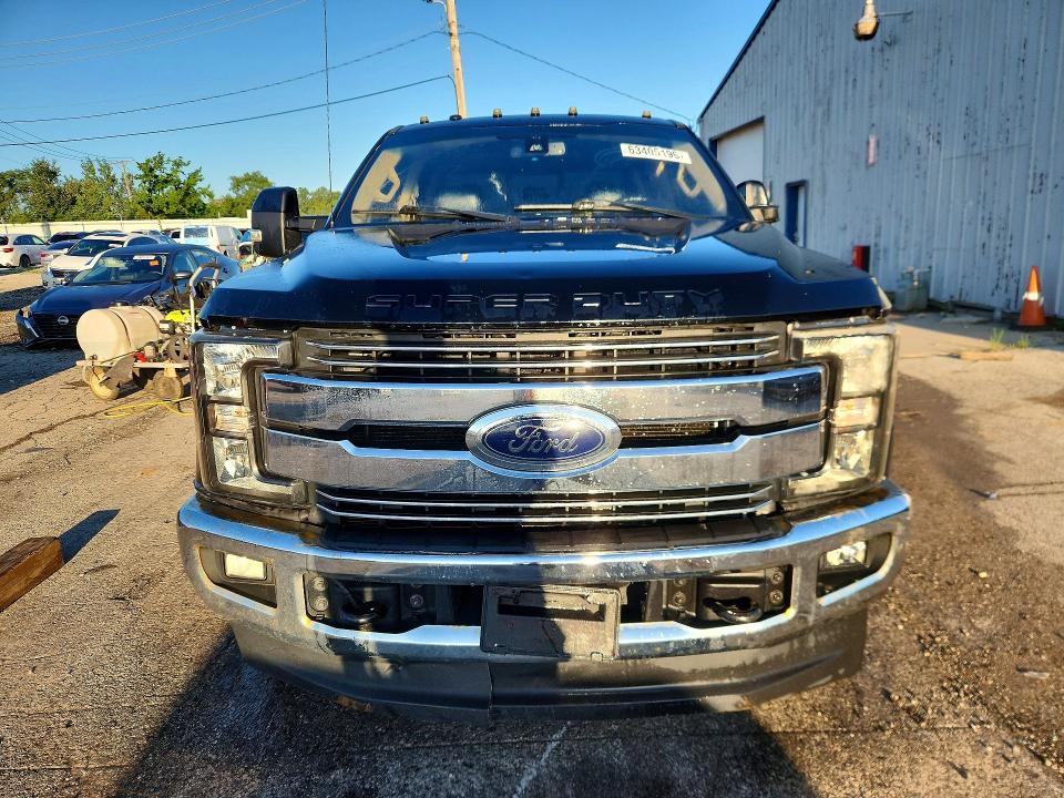 63405196 :رقم المزاد ، 1FT8W3DT3JEB95863 vin ، 2018 Ford F350 مزاد بيع