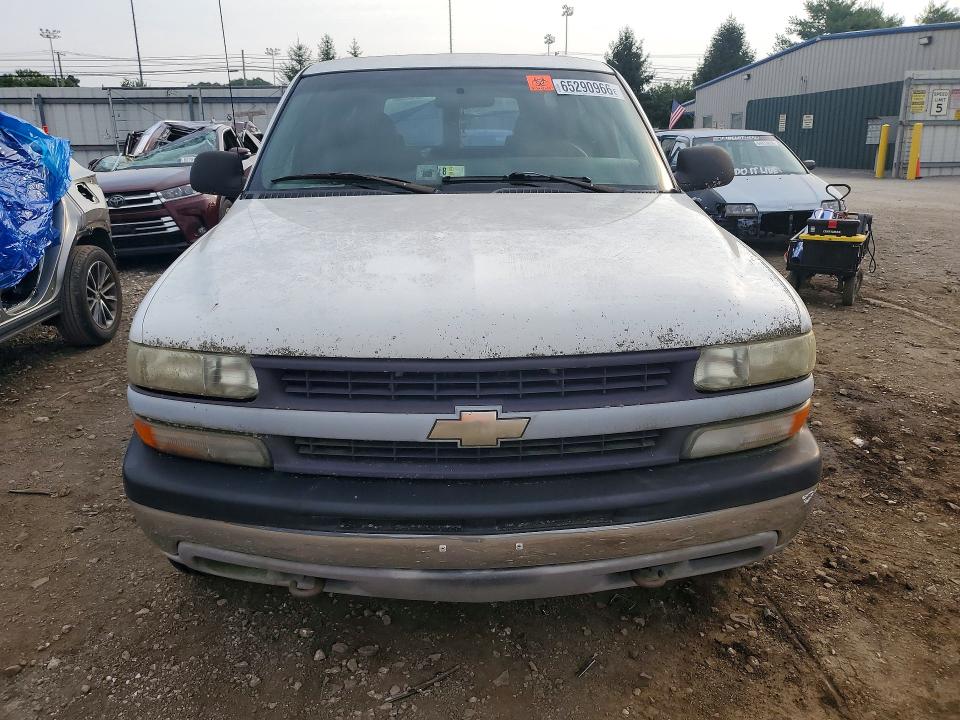 2000 Chevrolet Suburban მანქანა იყიდება აუქციონზე, vin: 3GNGK26U4YG170889, აუქციონის ნომერი: 65290966