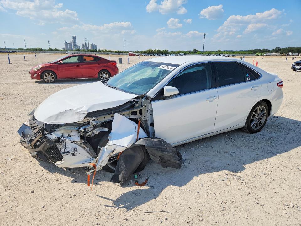 63669826 :رقم المزاد ، 4T1BF1FK7FU996058 vin ، 2015 Toyota Camry مزاد بيع