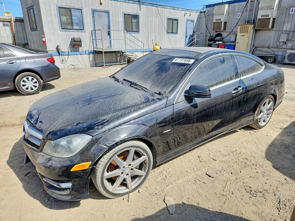 2012 Mercedes-benz C მანქანა იყიდება აუქციონზე, vin: WDDGJ5HB5CF936542, აუქციონის ნომერი: 67197656