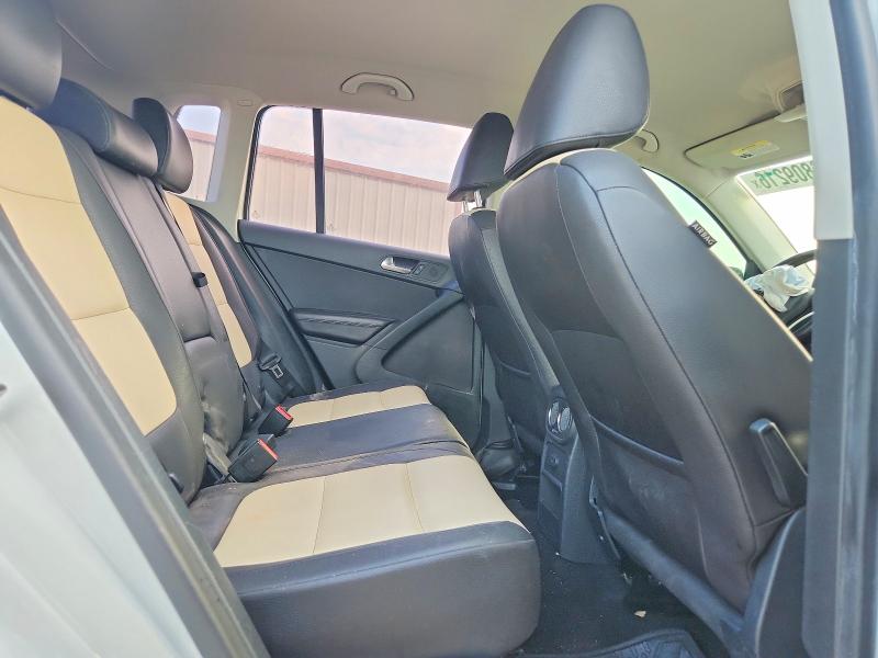 2016 Volkswagen Tiguan მანქანა იყიდება აუქციონზე, vin: WVGAV7AXXGW601199, აუქციონის ნომერი: 66809216