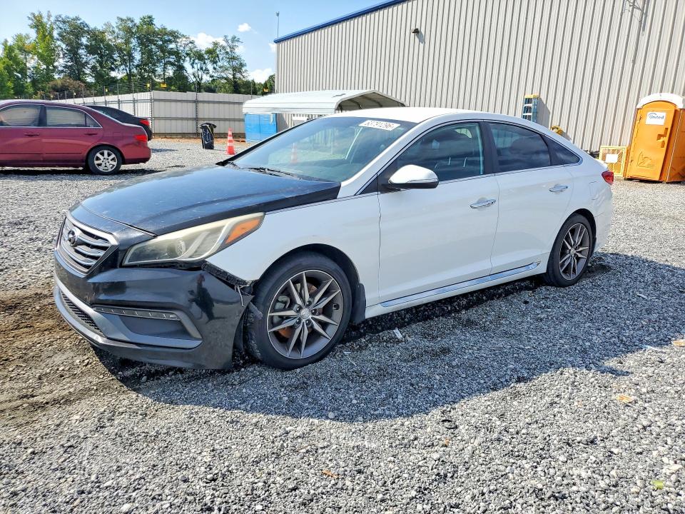 63791296 :رقم المزاد ، 5NPE34AB8FH196334 vin ، 2015 Hyundai Sonata مزاد بيع