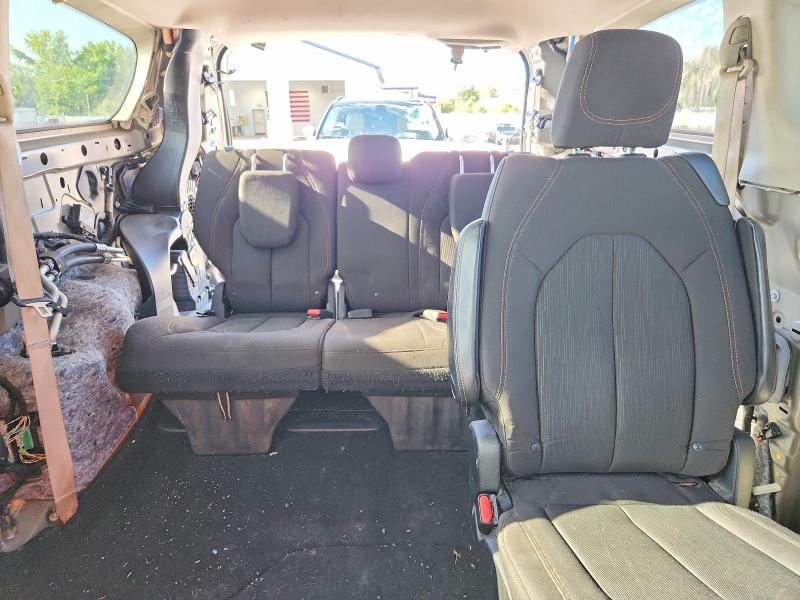 65880956 :رقم المزاد ، 2C4RC1FGXJR256923 vin ، 2018 Chrysler Pacifica مزاد بيع