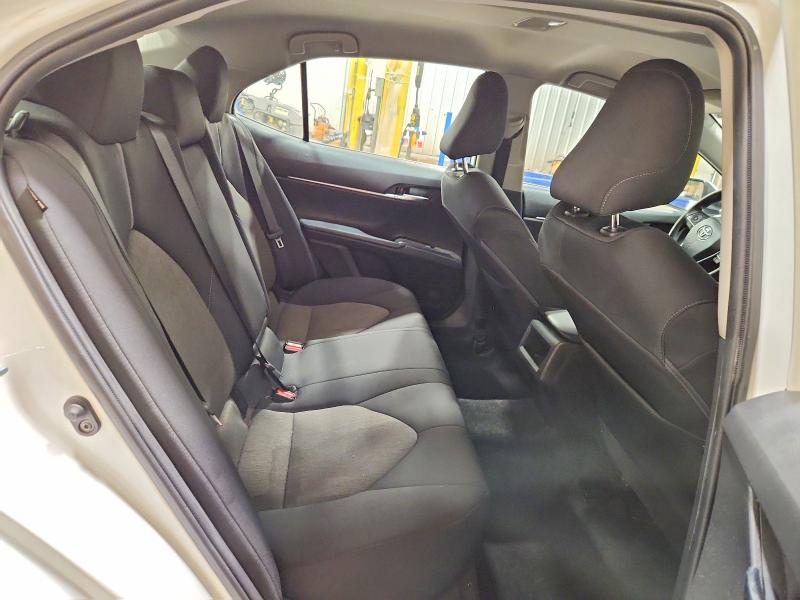 63911916 :رقم المزاد ، 4T1C11BKXMU032284 vin ، 2021 Toyota Camry مزاد بيع