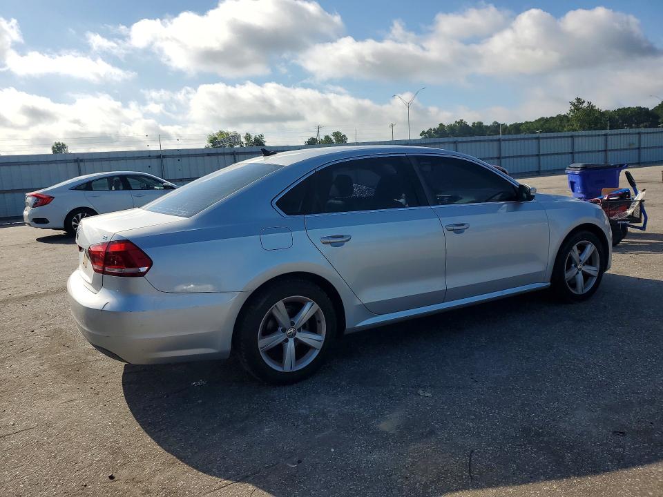 63737826 :رقم المزاد ، 1VWBH7A33CC106090 vin ، 2012 Volkswagen Passat مزاد بيع