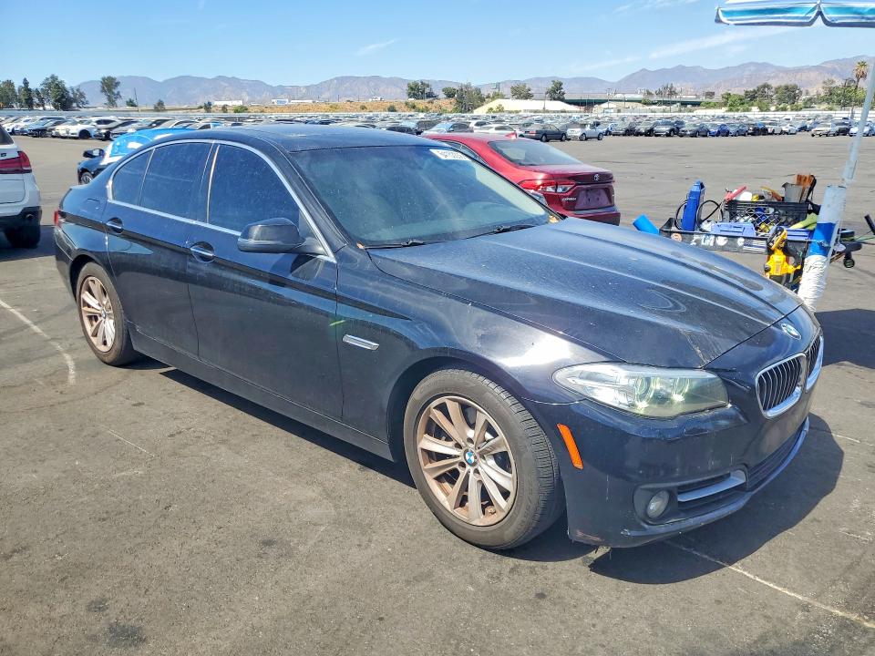 64153336 :رقم المزاد ، WBA5A5C55FD514190 vin ، 2015 Bmw 528 مزاد بيع