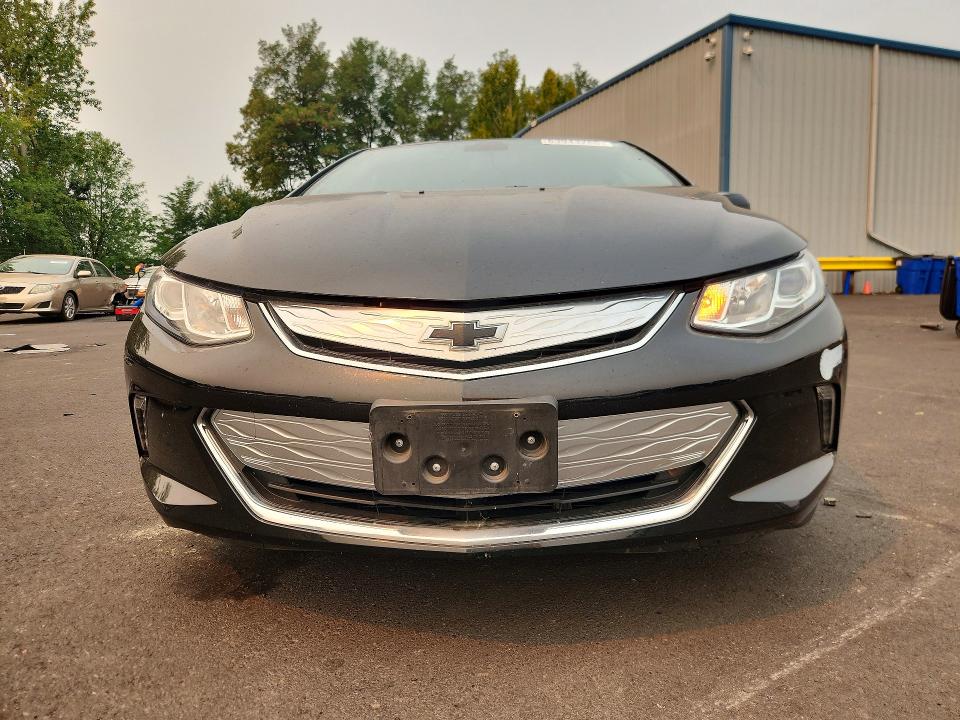 63943266 :رقم المزاد ، 1G1RC6S58HU205704 vin ، 2017 Chevrolet Volt مزاد بيع