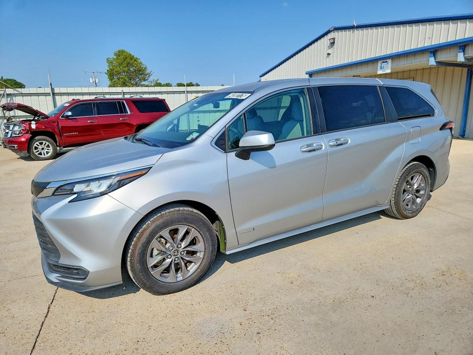 2021 Toyota Sienna მანქანა იყიდება აუქციონზე, vin: 5TDKRKEC7MS051494, აუქციონის ნომერი: 64283176