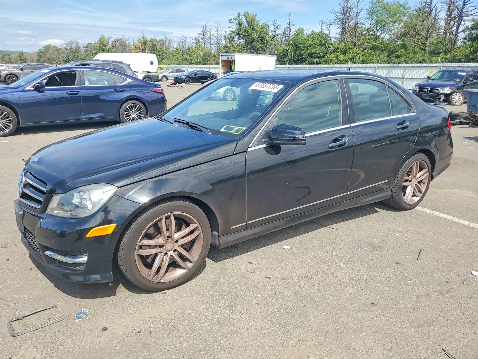 2014 Mercedes-benz C მანქანა იყიდება აუქციონზე, vin: WDDGF8AB9EA957956, აუქციონის ნომერი: 67237816