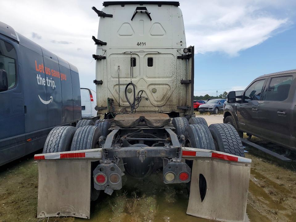 Aukcja sprzedaży 2015 Freightliner Cascadia, vin: 1FUJGLD57FLGJ0097, numer aukcji: 64000776