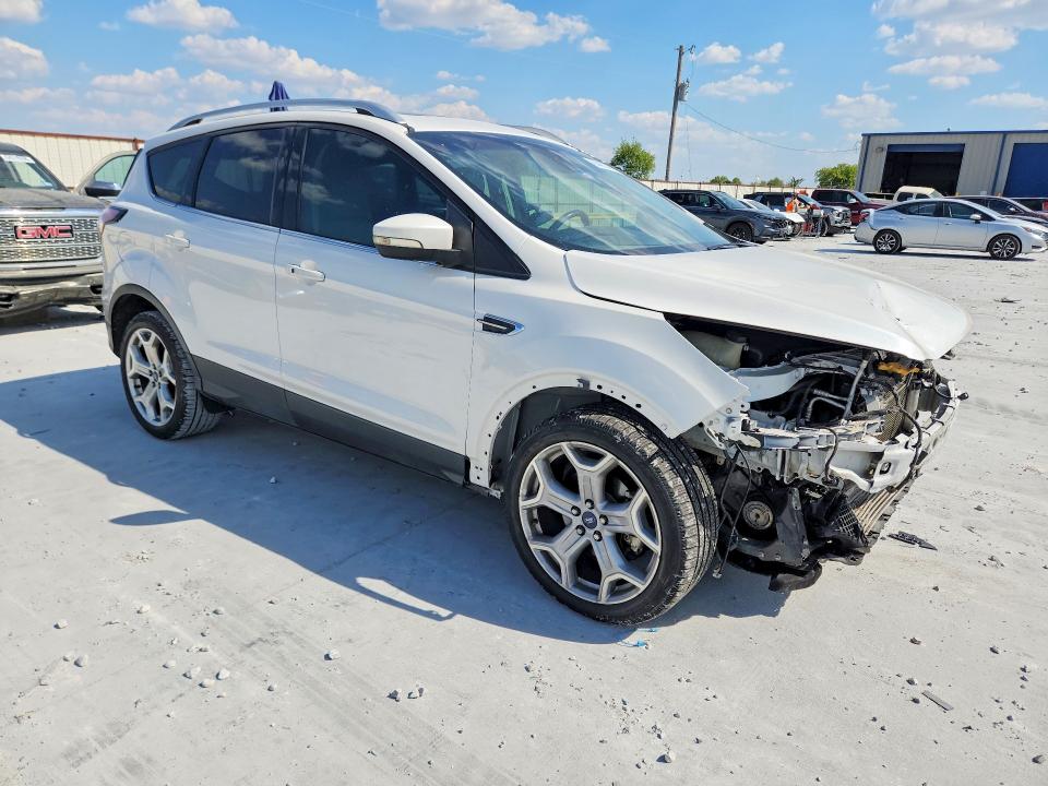 Продажа на аукционе авто 2017 Ford Escape, vin: 1FMCU0J95HUE15670, номер лота: 64453776