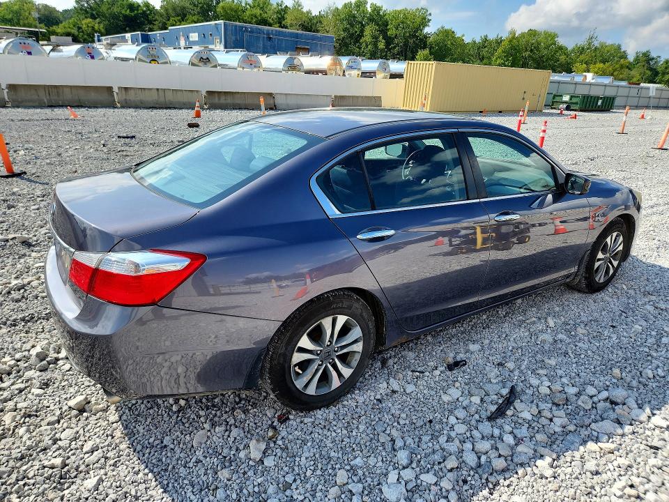 65698816 :رقم المزاد ، 1HGCR2F30FA017451 vin ، 2015 Honda Accord مزاد بيع