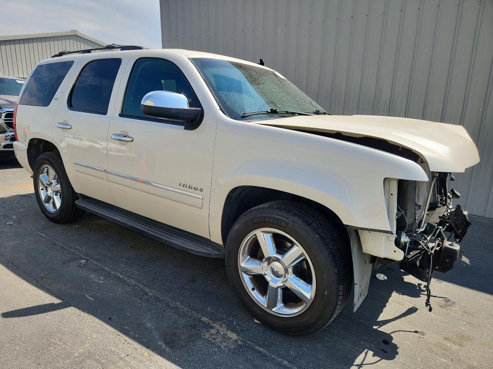 64153246 :رقم المزاد ، 1GNSCCE07ER141250 vin ، 2014 Chevrolet Tahoe مزاد بيع