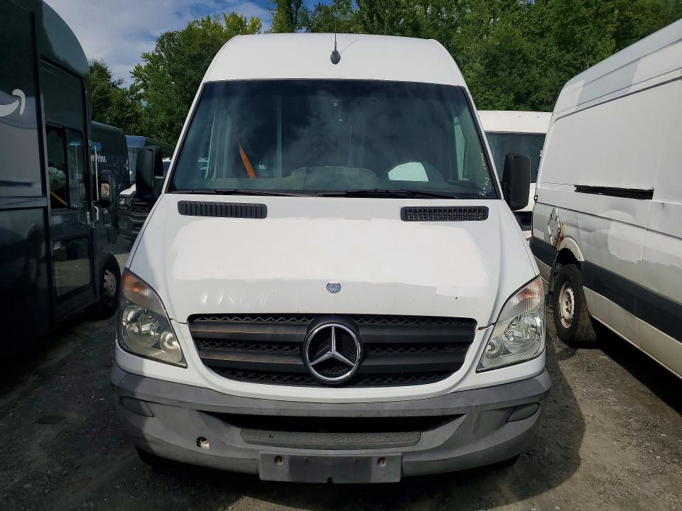 63600206 :رقم المزاد ، WD3PE8CB7B5586563 vin ، 2011 Mercedes-benz Sprinter مزاد بيع
