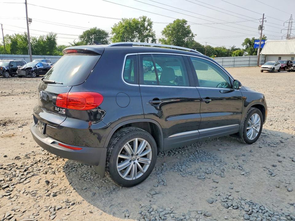2013 Volkswagen Tiguan მანქანა იყიდება აუქციონზე, vin: WVGBV7AX9DW501479, აუქციონის ნომერი: 64575456