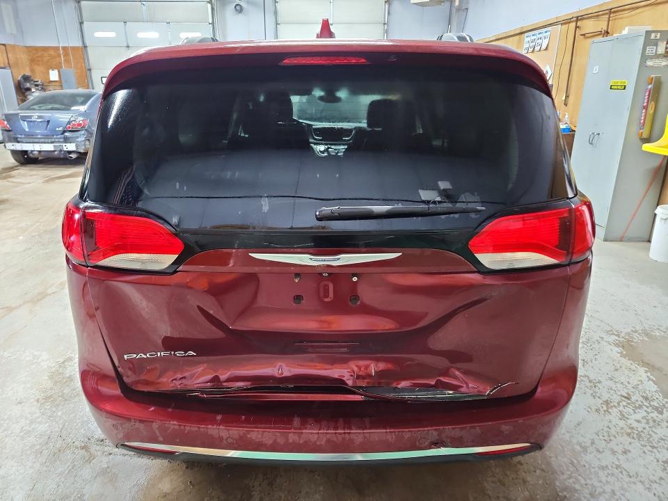 63649916 :رقم المزاد ، 2C4RC1EGXHR660154 vin ، 2017 Chrysler Pacifica مزاد بيع
