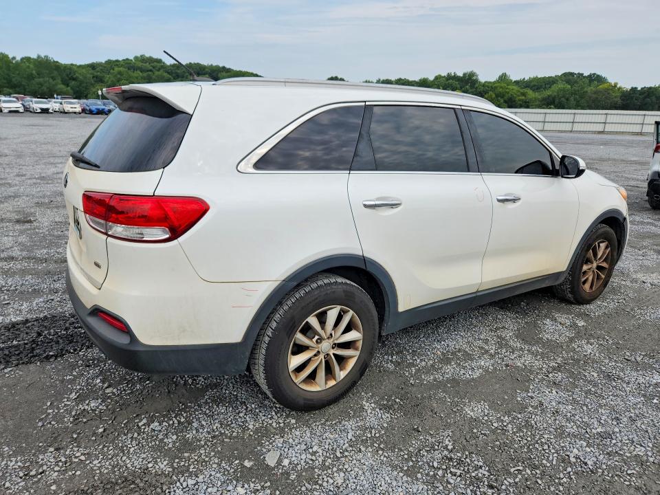 64712616 :رقم المزاد ، 5XYPG4A37HG285408 vin ، 2017 Kia Sorento مزاد بيع