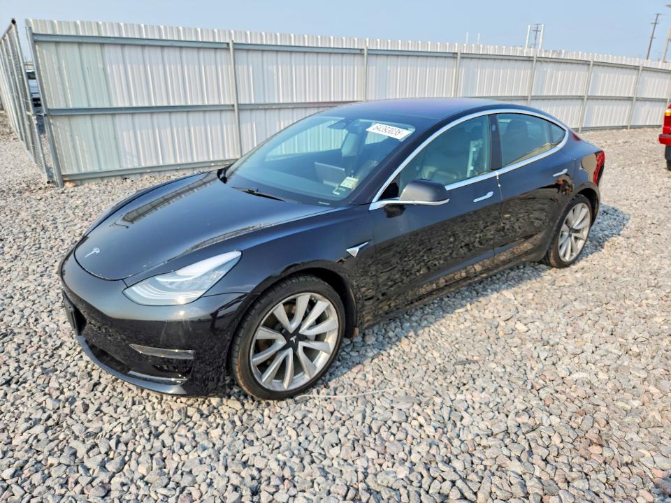 2018 Tesla Model 3 მანქანა იყიდება აუქციონზე, vin: 5YJ3E1EB6JF071804, აუქციონის ნომერი: 64393036