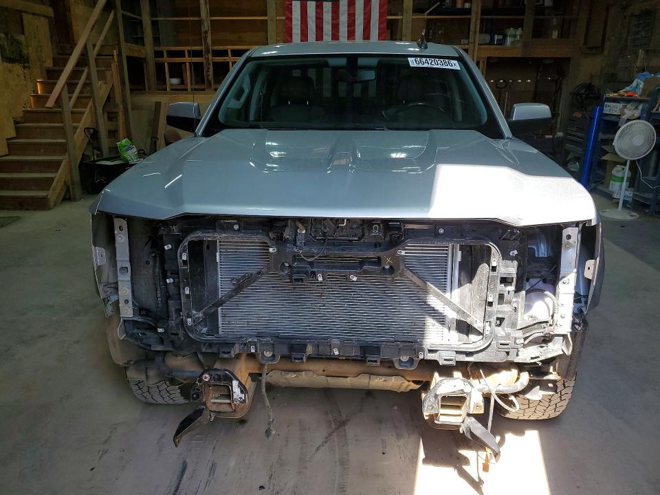 Продажа на аукционе авто 2018 Chevrolet Silverado, vin: 3GCUKREC2JG523942, номер лота: 66420386