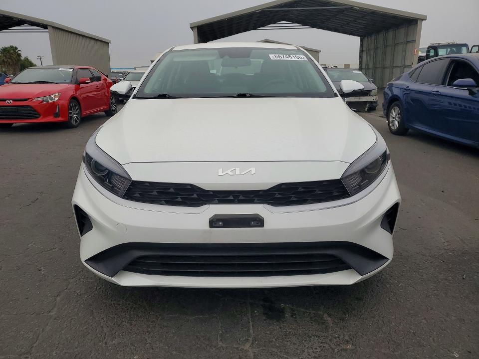 2024 Kia Forte მანქანა იყიდება აუქციონზე, vin: 3KPF24AD9RE701539, აუქციონის ნომერი: 66745106